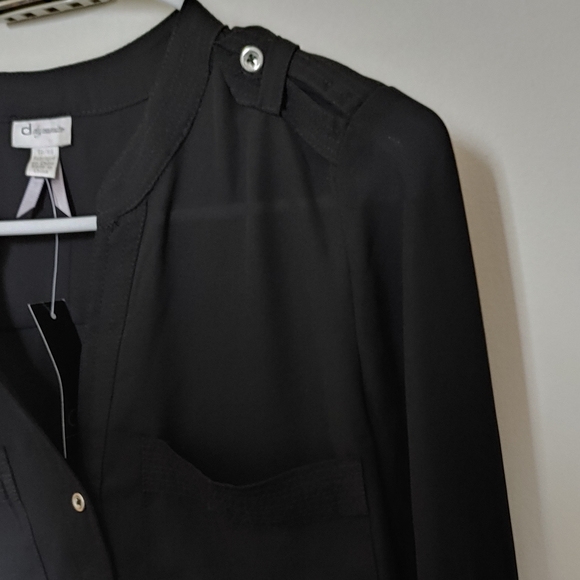 Bnwt blouse - Picture 3 of 3